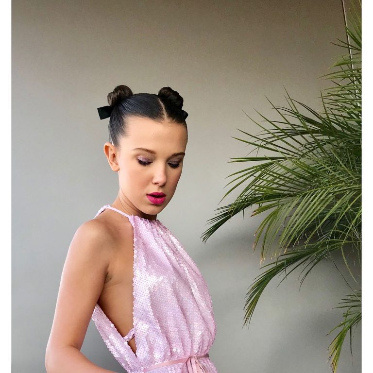 Sintético 103 Foto Fotos De Millie Bobby Brown 2022 Mirada Tensa