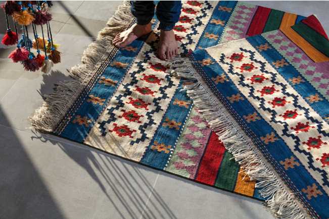 Use rugs in various sizes