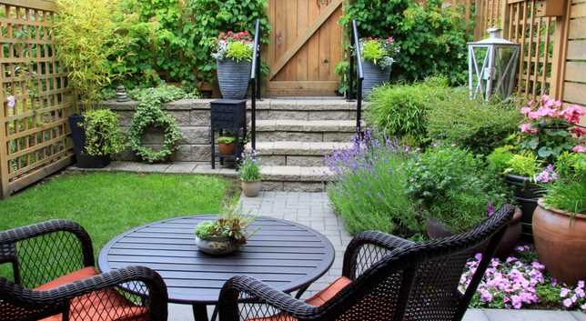 How to Easily Personalize Your Backyard