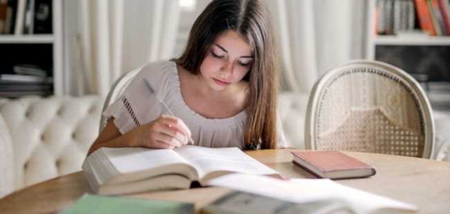 4 Helpful Tips for Effective and Efficient Studying